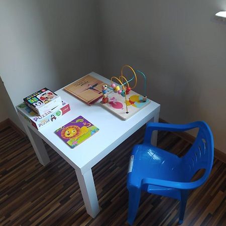 Apartament Przy Fontannie Neptuna Гданск Екстериор снимка