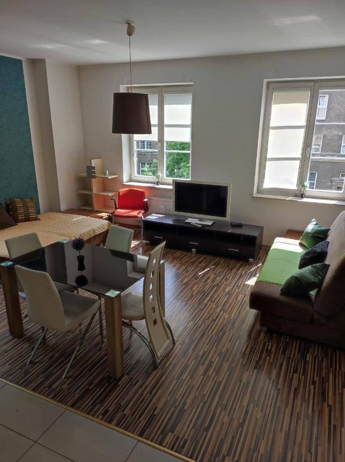 Apartament Przy Fontannie Neptuna Гданск Екстериор снимка