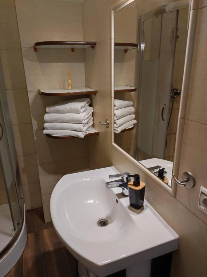 Apartament Przy Fontannie Neptuna Гданск Екстериор снимка